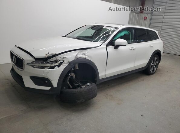 YV4L12WK6S2146776 2025 VOLVO V60 White 