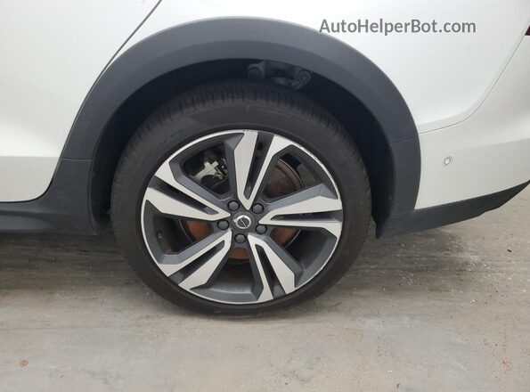 YV4L12WK6S2146776 2025 VOLVO V60 White 