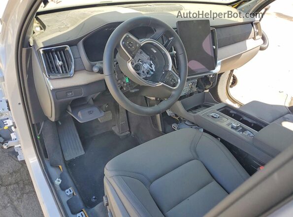 YV4M12PB1S1362799 2025 VOLVO XC90 Серебряный Вид панели приборов