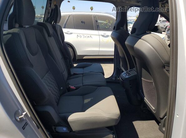 YV4M12PB1S1362799 2025 VOLVO XC90 Серебряный Вид задней части салона