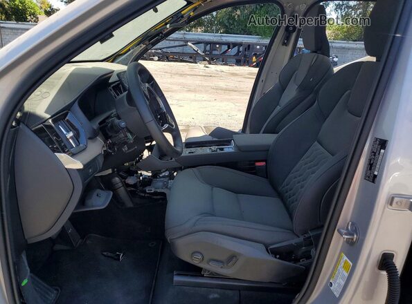 YV4M12PB1S1362799 2025 VOLVO XC90 Серебряный Вид салона спереди