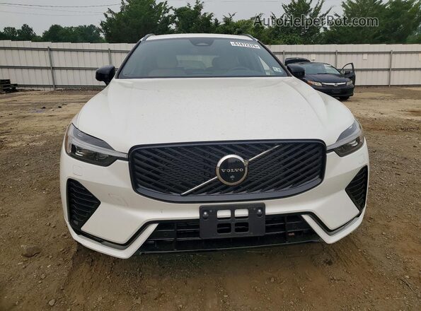 YV4M12RC0T1428363 2026 VOLVO XC60 White Դիմացի տեսք