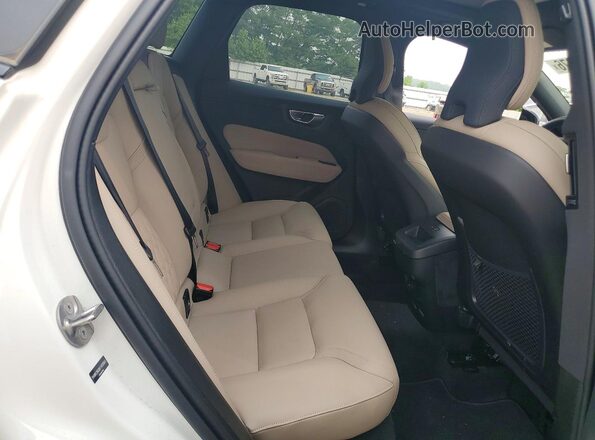 YV4M12RC0T1428363 2026 VOLVO XC60 White Սալոնի հետևի տեսք