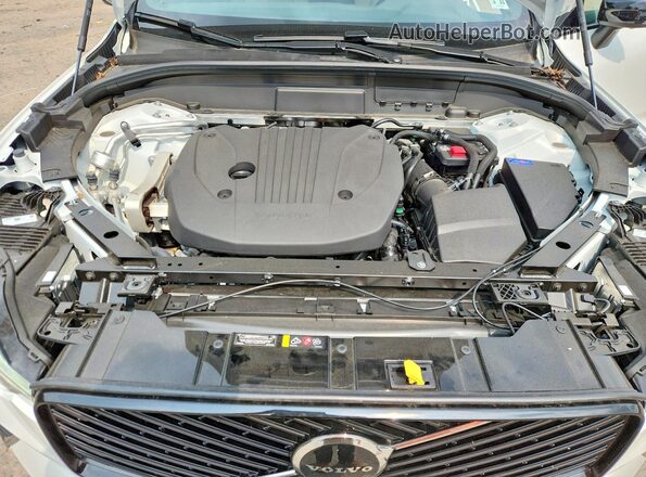 YV4M12RC2T1390800 2026 VOLVO XC60 White Вид підкапотного простору