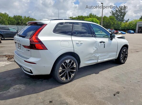 YV4M12RC3T1448641 2026 VOLVO XC60 White Trasero derecho