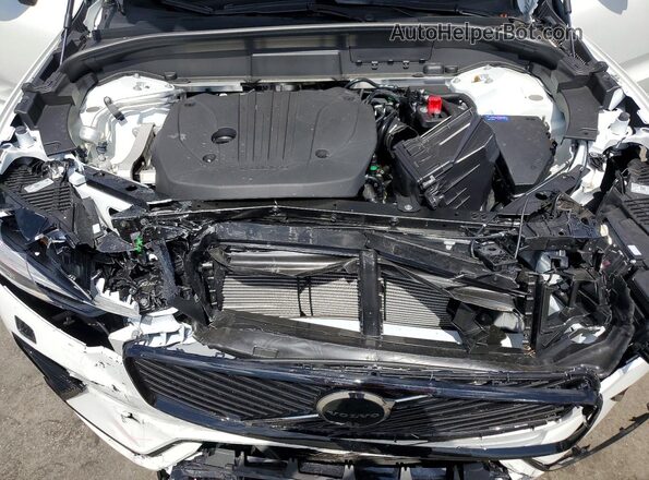 YV4M12RC3T1448641 2026 VOLVO XC60 White Vista del compartimento del motor