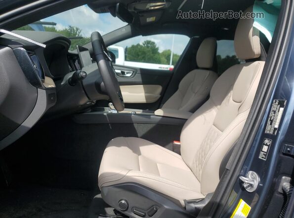 YV4M12RC3T1480909 2026 VOLVO XC60 Синий 