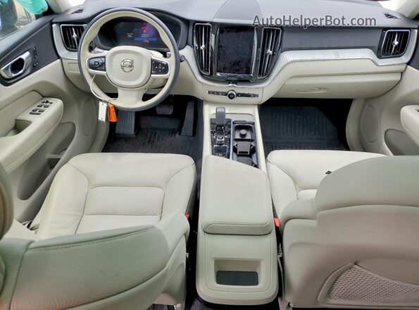 YV4M12RC5S1069090 2025 VOLVO XC60 Gray წინა პანელის ხედი
