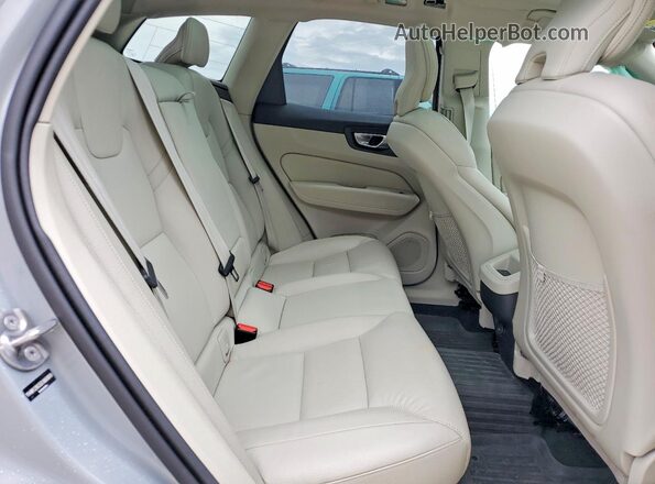 YV4M12RC5S1069090 2025 VOLVO XC60 Gray უკანა სალონის ხედი