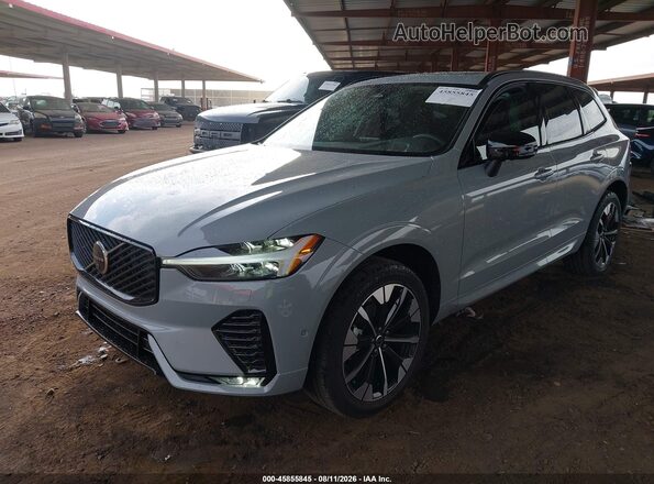 YV4M12RC5T1300149 2026 VOLVO XC60 Gray წინა მარცხენა ხედი სამი მეოთხედიდან