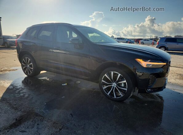 YV4M12RC6S1026099 2025 VOLVO XC60 Черный Передняя правая четверть