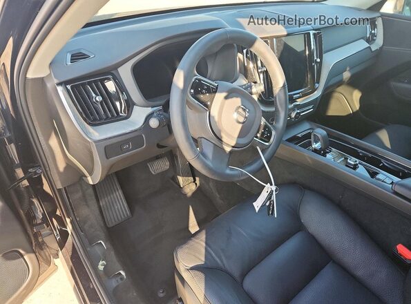 YV4M12RC6S1026099 2025 VOLVO XC60 Черный Вид панели приборов