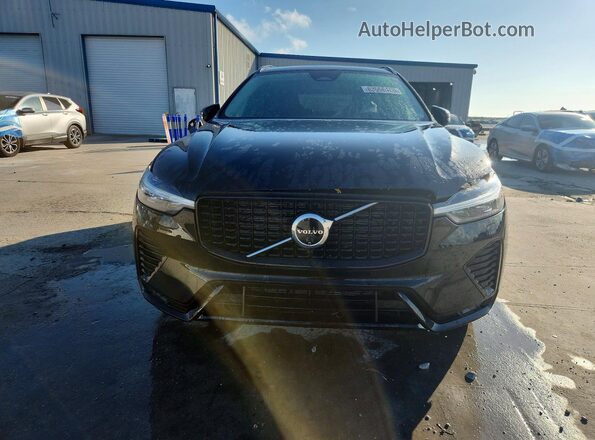 YV4M12RC6S1026099 2025 VOLVO XC60 Черный Вид спереди