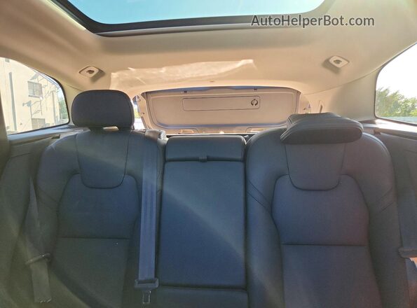 YV4M12RC7S1088465 2025 VOLVO XC60 Черный Вид задних сидений