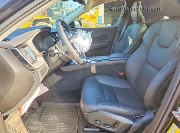 YV4M12RC7S1088465 2025 VOLVO XC60 Черный Вид салона спереди