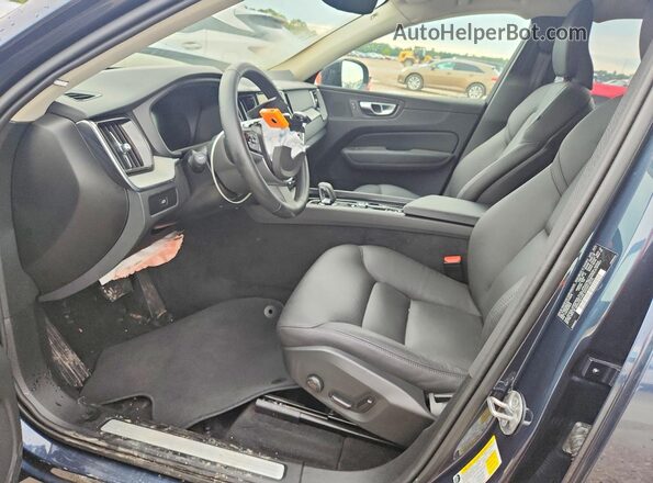 YV4M12RC7S1112019 2025 VOLVO XC60 Blue Вид салону спереду