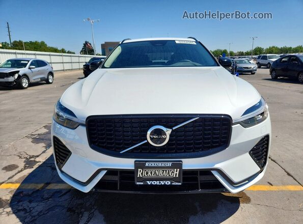 YV4M12RC8S1165330 2025 VOLVO XC60 White Вид спереду