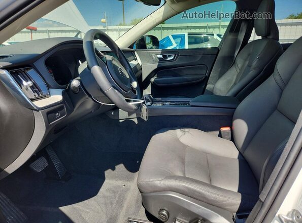 YV4M12RC8S1165330 2025 VOLVO XC60 White Вид салону спереду