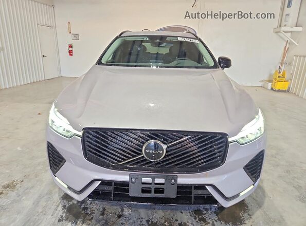 YV4M12RC8T1493817 2026 VOLVO XC60 Silver Դիմացի տեսք