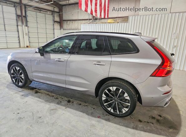 YV4M12RC8T1493817 2026 VOLVO XC60 Silver Հետևի ձախ
