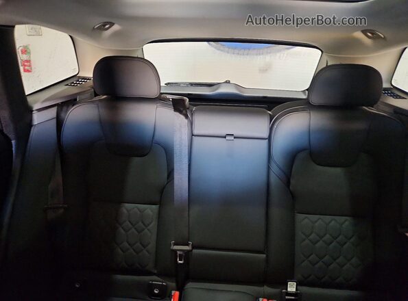 YV4M12RC8T1493817 2026 VOLVO XC60 Silver Հետևի նստատեղերի տեսք