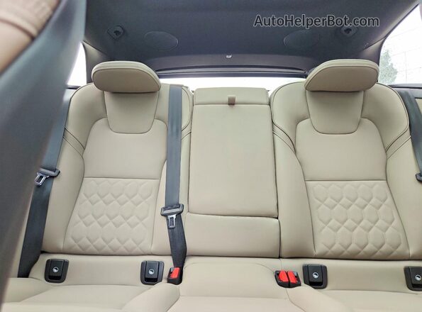 YV4M12RC9T1486276 2026 VOLVO XC60 Blue უკანა სავარძლების ხედი