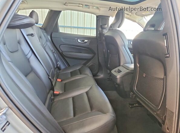 YV4M12RJXS1220021 2025 VOLVO XC60 Gray Вид задньої частини салону