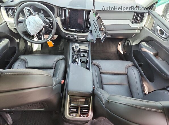 YV4M12RM2S1016565 2025 VOLVO XC60 Blue Widok deski rozdzielczej