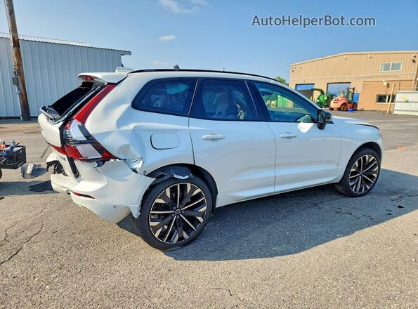 YV4M12RM5T1416430 2026 VOLVO XC60 White Tył prawy