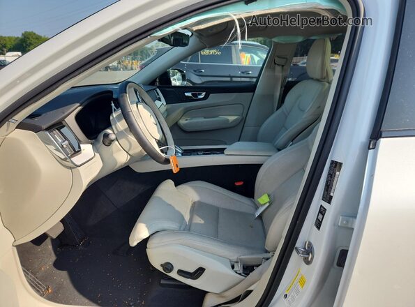 YV4M12RM5T1416430 2026 VOLVO XC60 White 