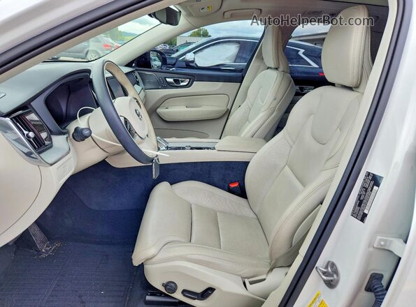 YV4M12RM6S1028752 2025 VOLVO XC60 White Front interior view