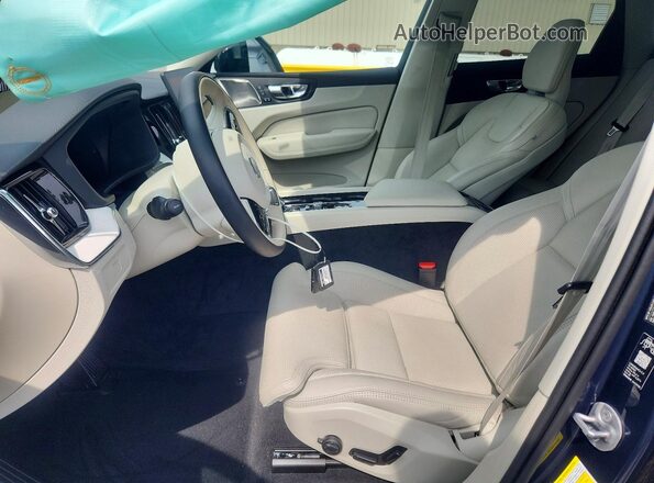 YV4M12RM7T1463667 2026 VOLVO XC60 Blue Front interior view
