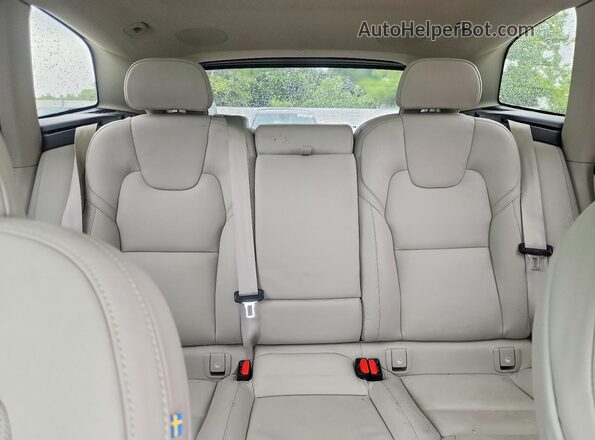 YV4M12RM8T1417491 2026 VOLVO XC60 Blue Rear seats view