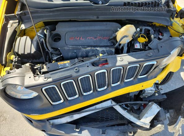 ZACCJAAB2HPE67748 2017 JEEP RENEGADE Желтый Вид подкапотного пространства