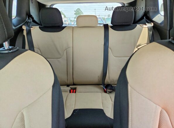 ZACCJAAB6HPE48491 2017 JEEP RENEGADE White Հետևի նստատեղերի տեսք