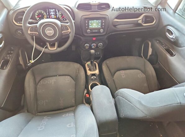 ZACCJAAB6HPF01741 2017 JEEP RENEGADE Silver Widok deski rozdzielczej