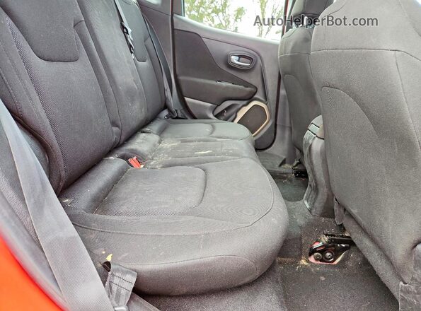 ZACCJAAB7HPE79555 2017 JEEP RENEGADE Red Vista de los asientos traseros