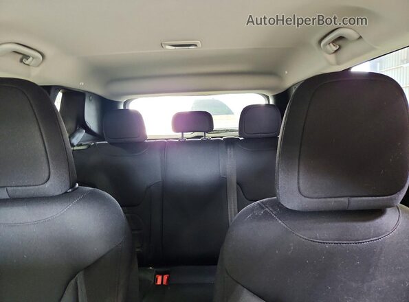ZACCJABB2JPH48226 2018 JEEP RENEGADE White Widok tylnych siedzeń