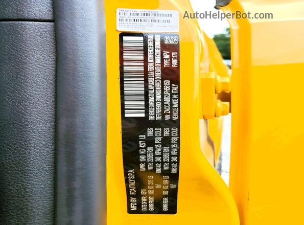 ZACCJABB2JPH56150 2018 JEEP RENEGADE Yellow 360 interior view