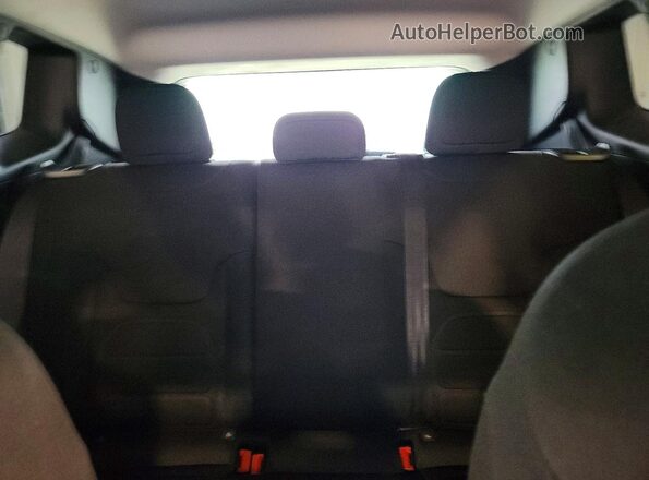 ZACCJABB3JPJ19961 2018 JEEP RENEGADE Silver Вид задніх сидінь
