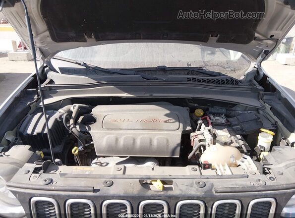 ZACCJABB4HPF78266 2017 JEEP RENEGADE Silver Widok z tyłu