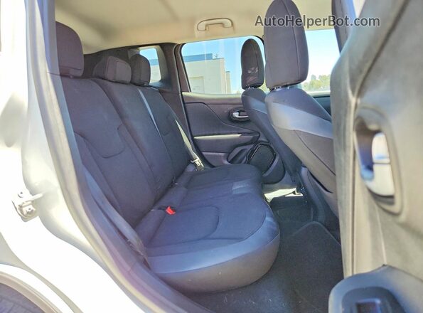 ZACCJABB4JPJ20617 2018 JEEP RENEGADE Белый Вид задней части салона