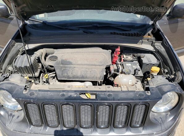 ZACCJABB7JPJ06632 2018 JEEP RENEGADE Gray Vista interior trasera
