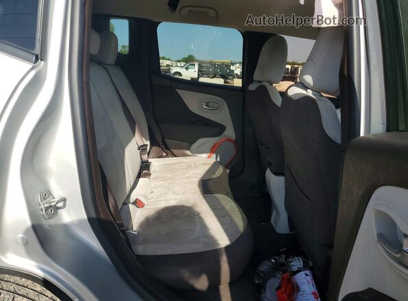 ZACCJABB8HPE79756 2017 JEEP RENEGADE Silver უკანა სალონის ხედი