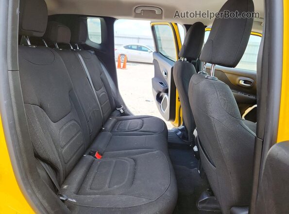 ZACCJABBXJPH83676 2018 JEEP RENEGADE Желтый Вид задних сидений