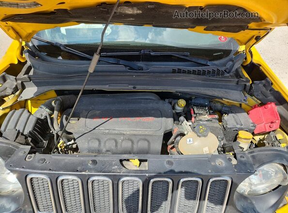 ZACCJABBXJPH83676 2018 JEEP RENEGADE Желтый Вид задней части салона