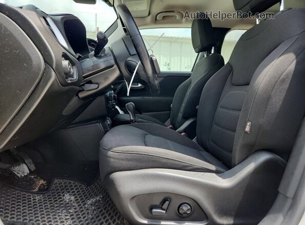 ZACCJABBXJPH87159 2018 JEEP RENEGADE Белый Вид салона спереди