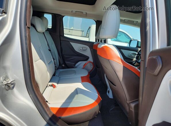 ZACCJADT2GPD61156 2016 JEEP RENEGADE Silver Vista interior trasera