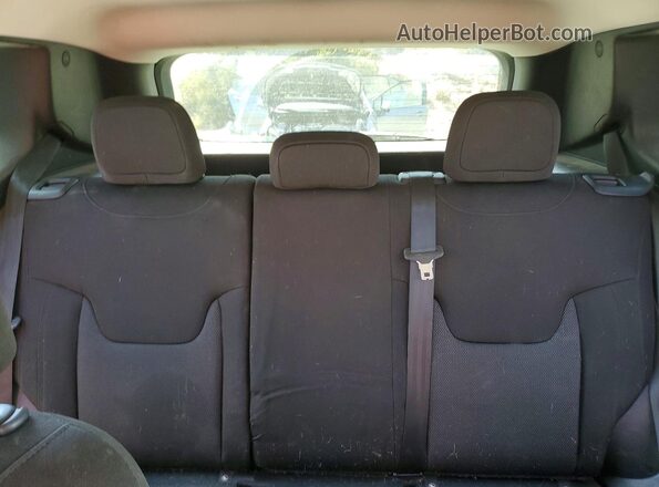 ZACCJBAB2JPJ16962 2018 JEEP RENEGADE Red Widok tylnych siedzeń