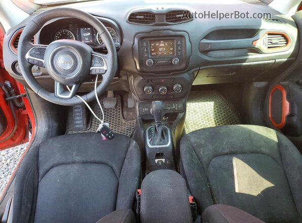 ZACCJBAB2JPJ16962 2018 JEEP RENEGADE Red Widok deski rozdzielczej